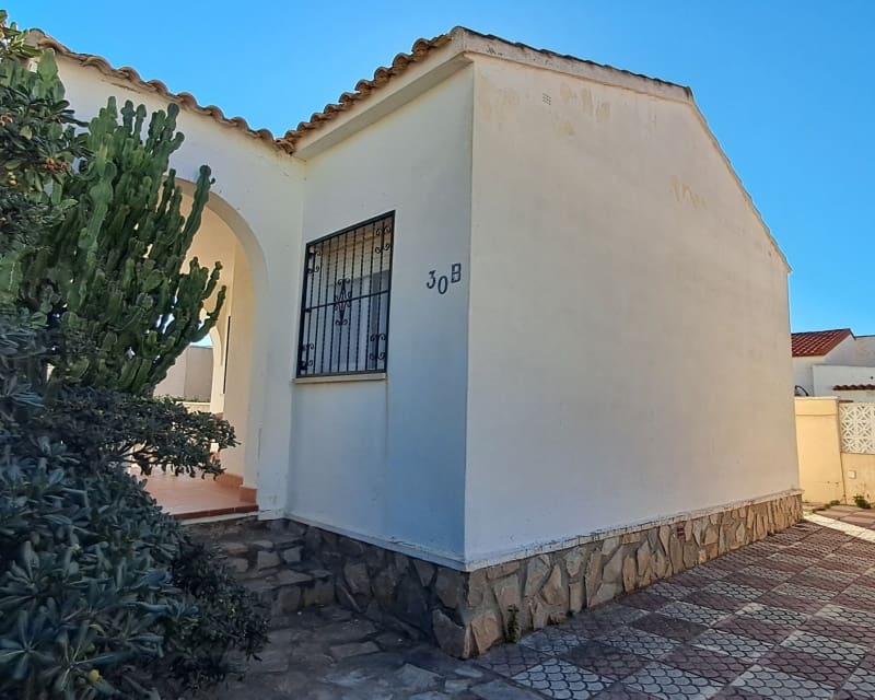 2 makuuhuone Huvila myytävänä paikassa La Florida - 219 000 € (Ref: 9552203)