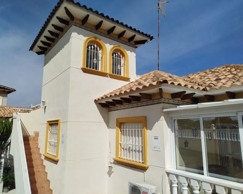 3 chambre Villa/Maison à vendre à La Zenia avec piscine - 379 000 € (Ref: 9552205)