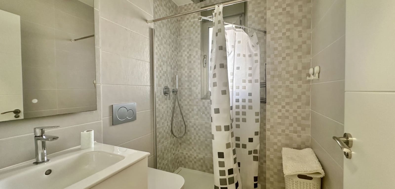 3 bedroom Apartment for sale in Villamartin with pool - € 320,000 (Ref: 9552210)