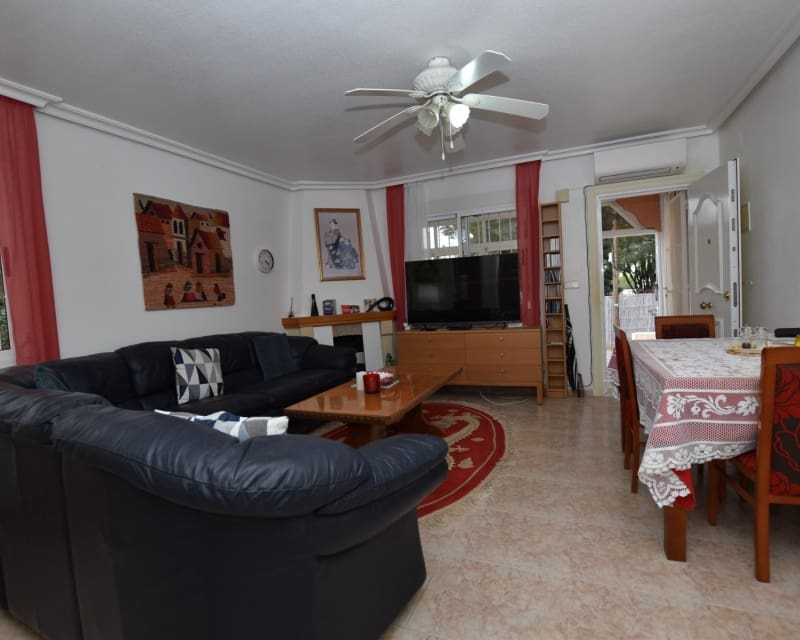 Chalet de 3 habitaciones en Algorfa en venta con piscina - 214.995 € (Ref: 9552223)