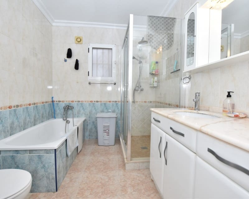 Chalet de 3 habitaciones en Algorfa en venta con piscina - 214.995 € (Ref: 9552223)