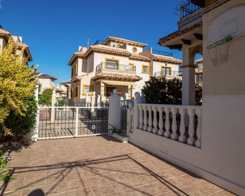 2 quarto Moradia para venda em Cabo Roig com piscina - 230 000 € (Ref: 9552227)