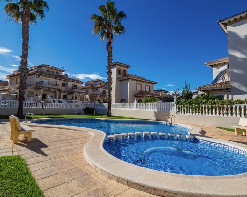 2 quarto Moradia para venda em Cabo Roig com piscina - 230 000 € (Ref: 9552227)