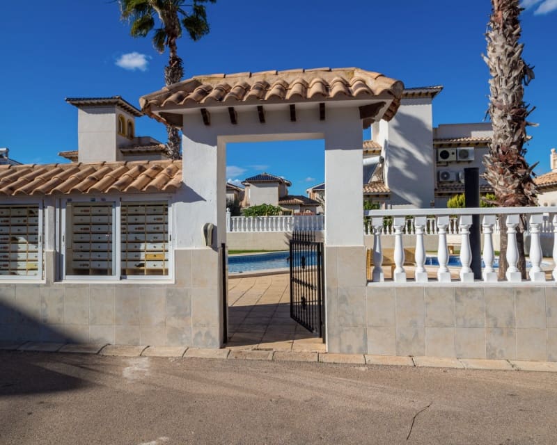 2 quarto Moradia para venda em Cabo Roig com piscina - 230 000 € (Ref: 9552227)