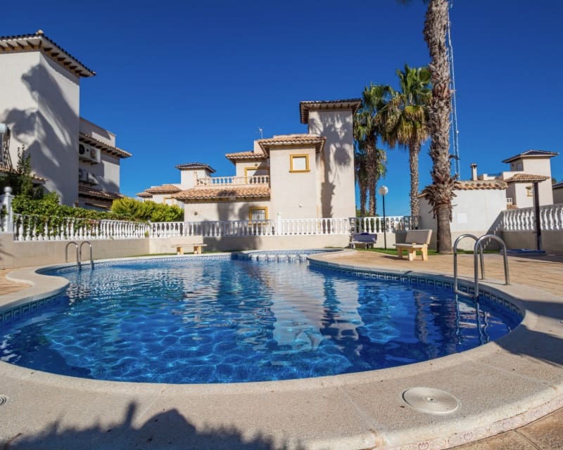 2 quarto Moradia para venda em Cabo Roig com piscina - 230 000 € (Ref: 9552227)