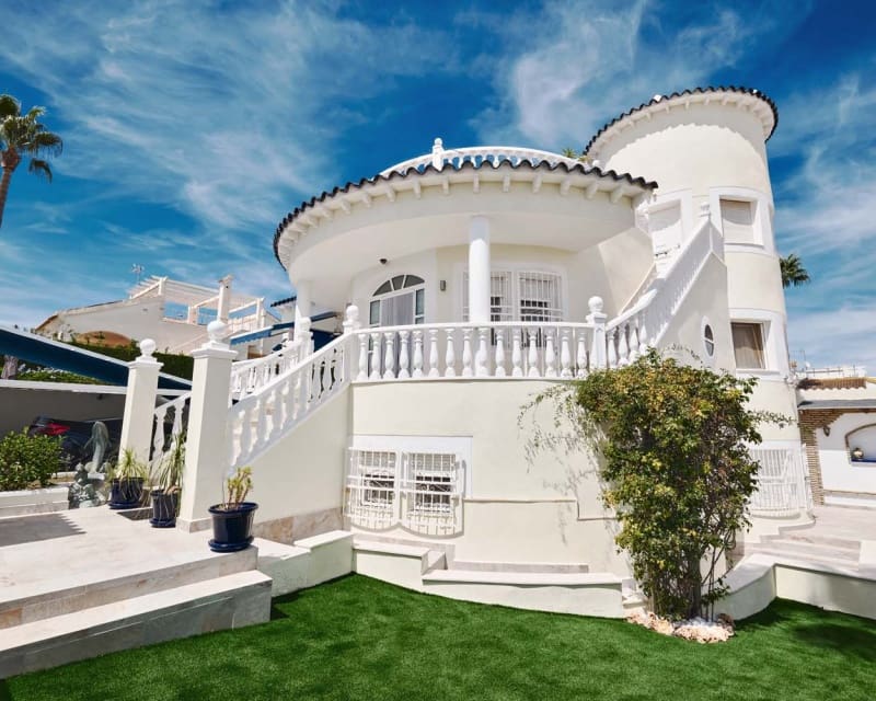 4 bedroom Villa for sale in Pinar de Campoverde with pool - € 460,000 (Ref: 9552231)