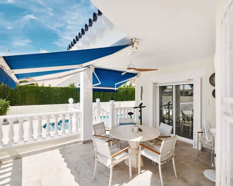 4 bedroom Villa for sale in Pinar de Campoverde with pool - € 460,000 (Ref: 9552231)