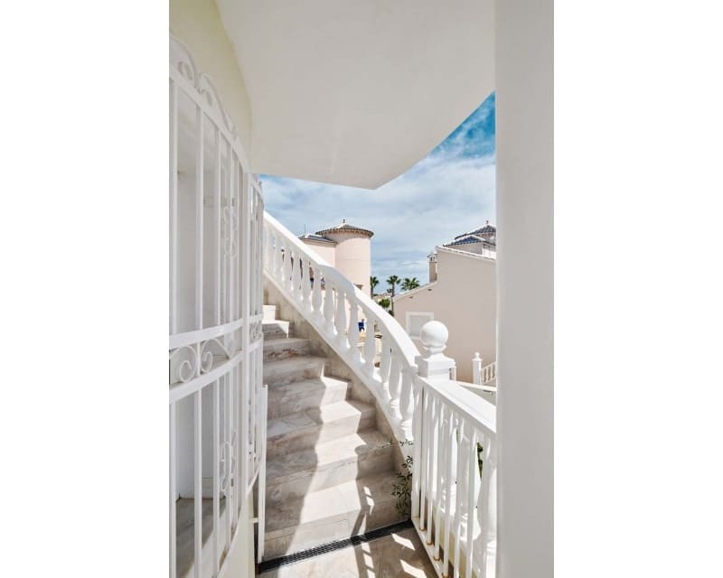 4 bedroom Villa for sale in Pinar de Campoverde with pool - € 460,000 (Ref: 9552231)