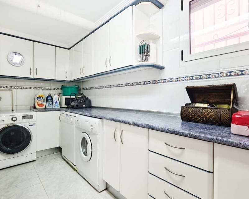 4 bedroom Villa for sale in Pinar de Campoverde with pool - € 460,000 (Ref: 9552231)