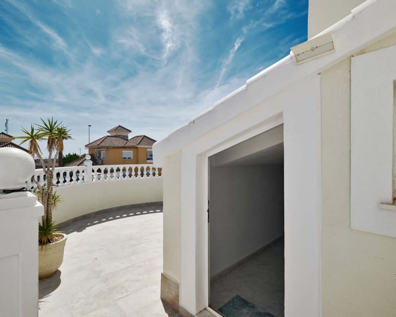 4 bedroom Villa for sale in Pinar de Campoverde with pool - € 460,000 (Ref: 9552231)