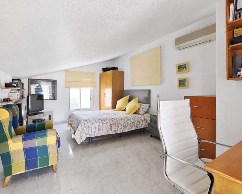 4 bedroom Villa for sale in Pinar de Campoverde with pool - € 460,000 (Ref: 9552231)