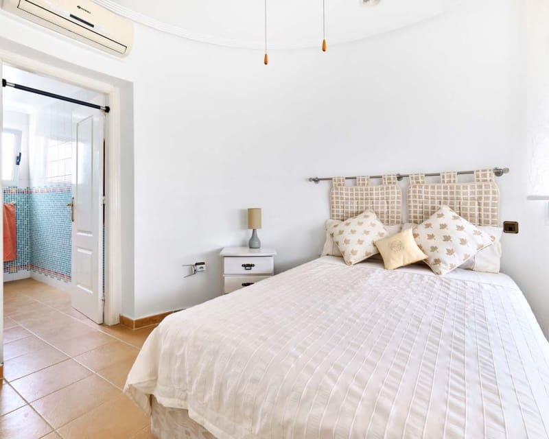 4 bedroom Villa for sale in Pinar de Campoverde with pool - € 460,000 (Ref: 9552231)