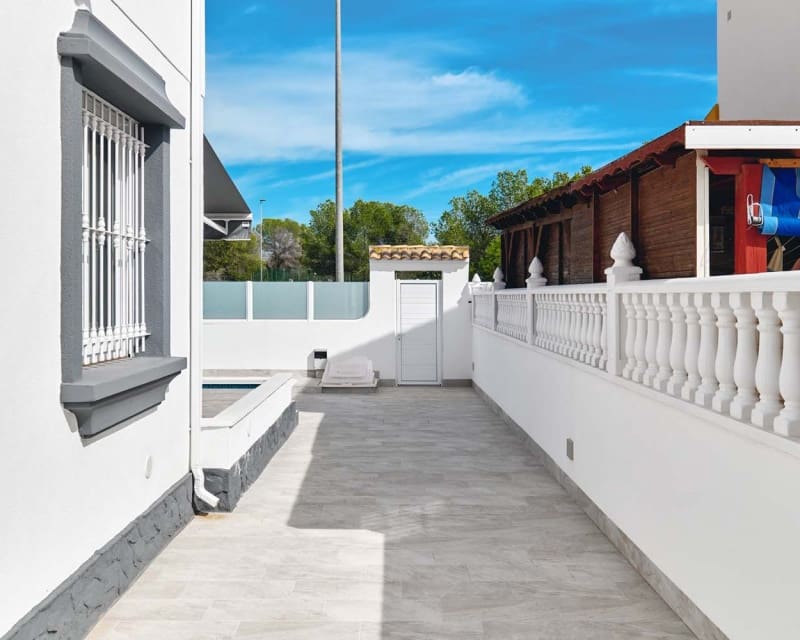 3 quarto Moradia para venda em Pinar de Campoverde com piscina - 375 000 € (Ref: 9552232)