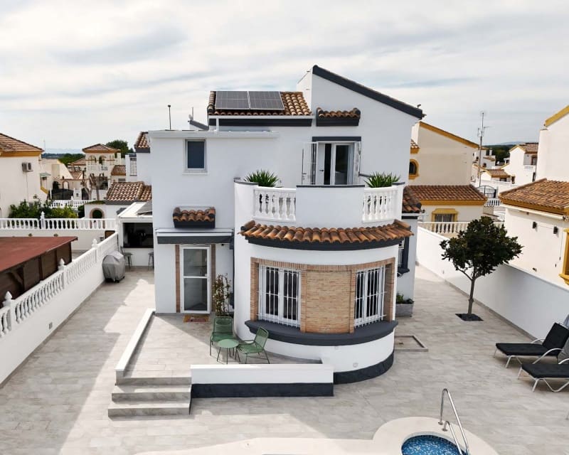 3 quarto Moradia para venda em Pinar de Campoverde com piscina - 375 000 € (Ref: 9552232)