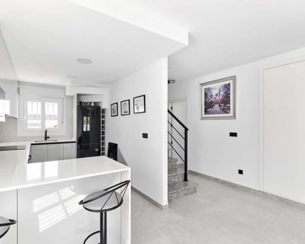 3 quarto Moradia para venda em Pinar de Campoverde, Pilar de la Horadada com piscina - 375 000 € (Ref: 9552232)