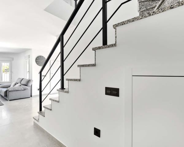 3 quarto Moradia para venda em Pinar de Campoverde, Pilar de la Horadada com piscina - 375 000 € (Ref: 9552232)