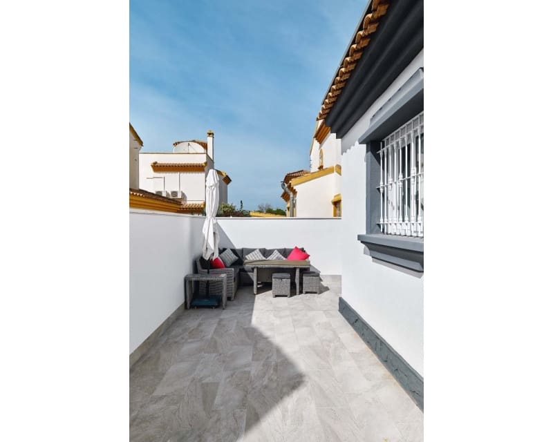 3 quarto Moradia para venda em Pinar de Campoverde com piscina - 375 000 € (Ref: 9552232)