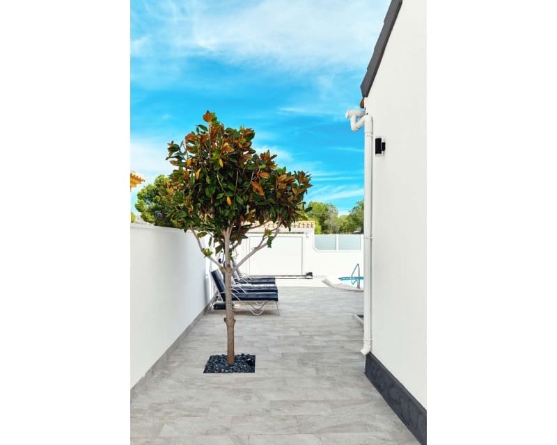 3 quarto Moradia para venda em Pinar de Campoverde com piscina - 375 000 € (Ref: 9552232)