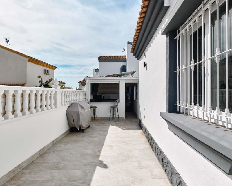3 quarto Moradia para venda em Pinar de Campoverde com piscina - 375 000 € (Ref: 9552232)