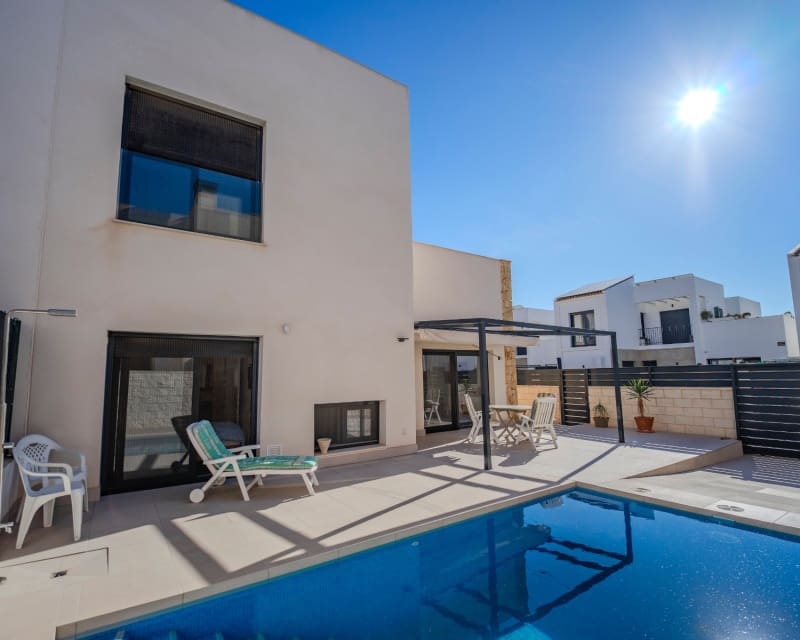 3 quarto Casa em Banda para venda em Dona Pepa com piscina - 405 000 € (Ref: 9552234)