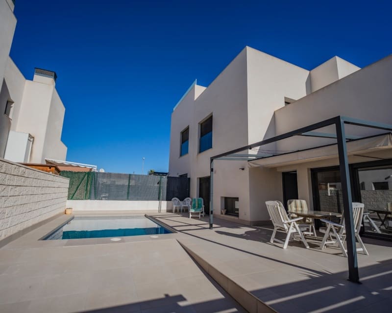 3 quarto Casa em Banda para venda em Dona Pepa com piscina - 405 000 € (Ref: 9552234)