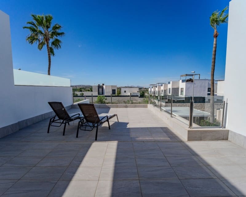 3 makuuhuone Huvila myytävänä paikassa Benijofar mukana uima-altaan - 470 000 € (Ref: 9552235)