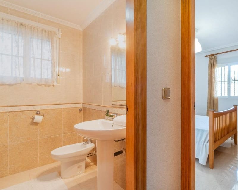 2 quarto Apartamento para venda em Cabo Roig com piscina - 140 000 € (Ref: 9552237)