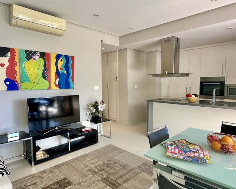 2 soverom Leilighet til salgs i Villamartin med svømmebasseng - € 255 000 (Ref: 9552241)