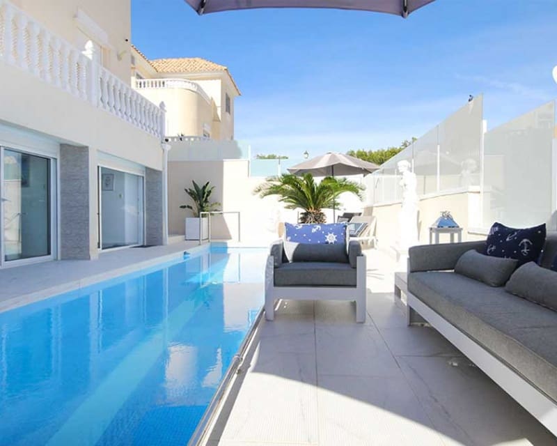 3 quarto Moradia para venda em Villamartin com piscina - 489 900 € (Ref: 9552246)