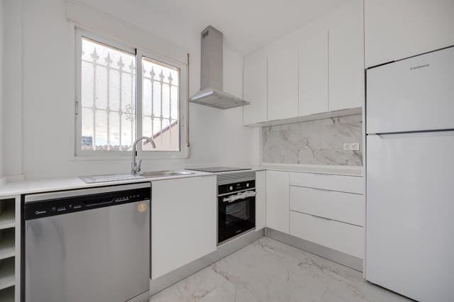 4 makuuhuone Huvila myytävänä paikassa La Zenia, Orihuela mukana uima-altaan - 329 000 € (Ref: 9552248)