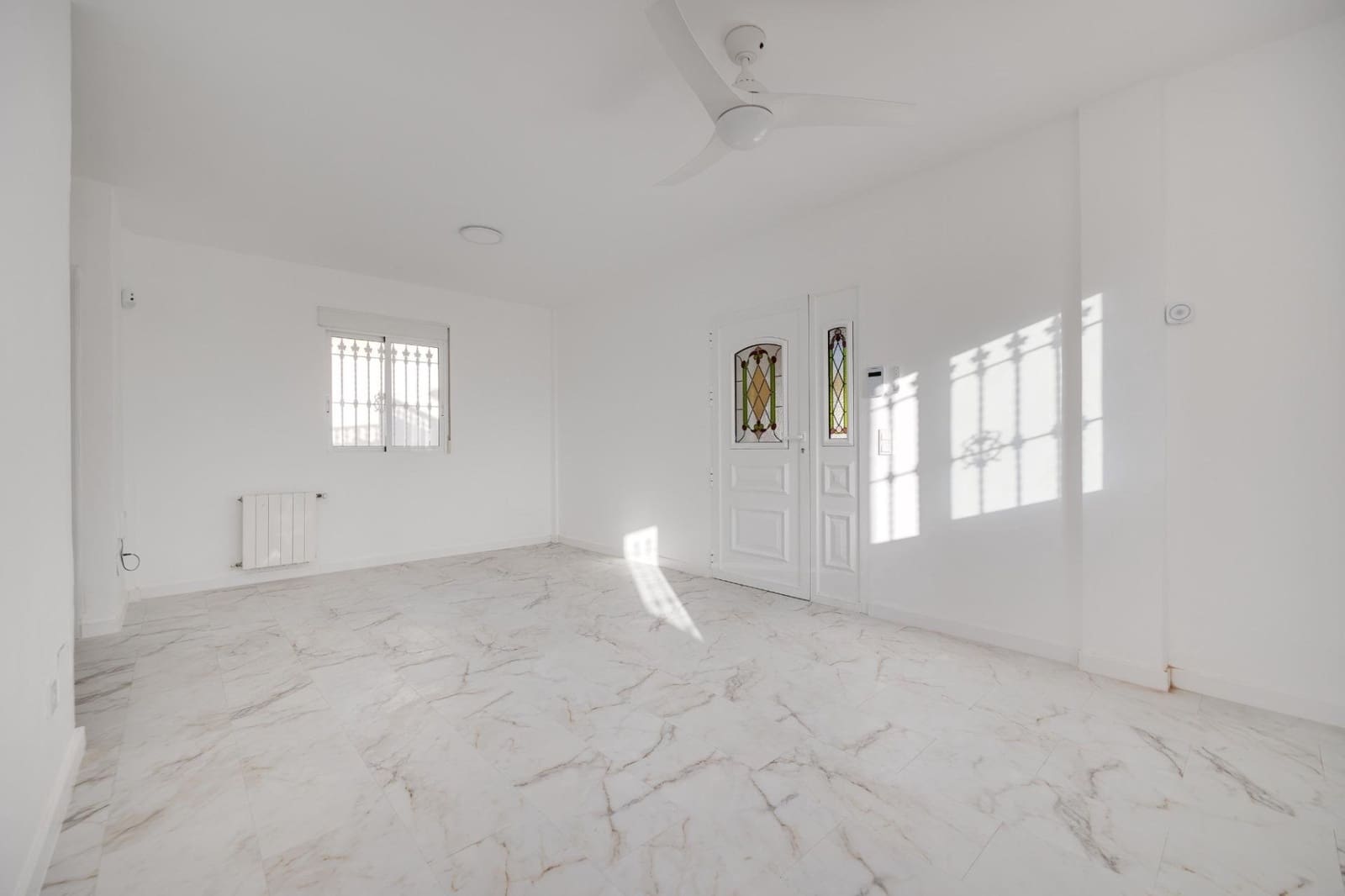 4 makuuhuone Huvila myytävänä paikassa La Zenia mukana uima-altaan - 329 000 € (Ref: 9552248)