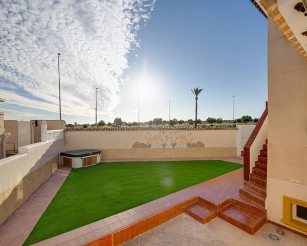 4 quarto Moradia para venda em La Zenia, Orihuela com piscina - 329 000 € (Ref: 9552248)