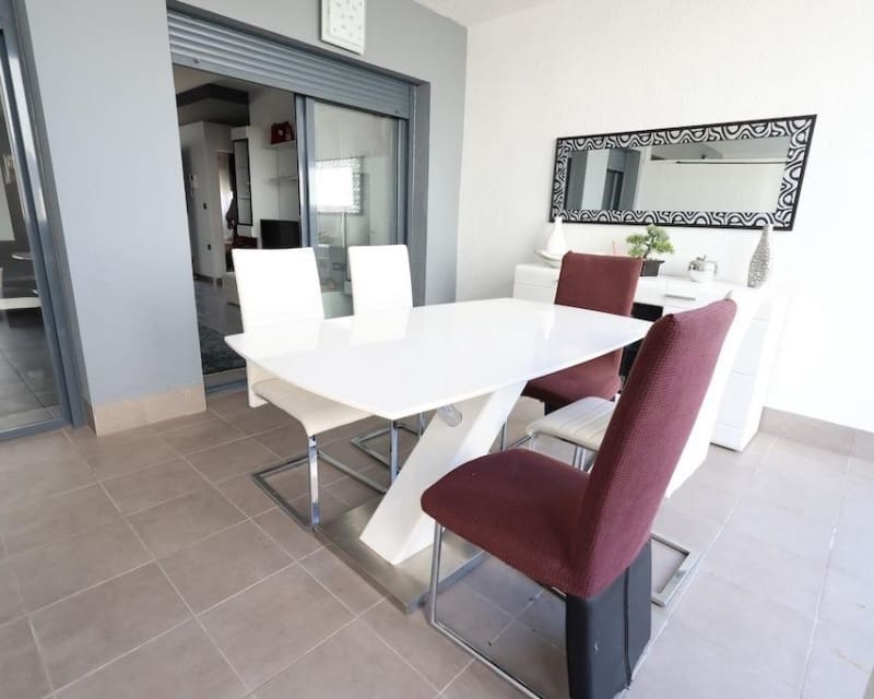 2 Zimmer Apartment zu verkaufen in La Zenia mit Pool - 289.000 € (Ref: 9555246)