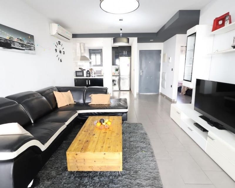 2 Zimmer Apartment zu verkaufen in La Zenia mit Pool - 289.000 € (Ref: 9555246)