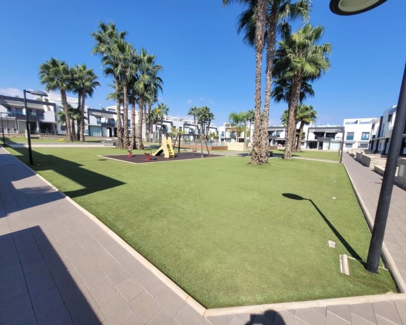 2 Zimmer Apartment zu verkaufen in La Zenia mit Pool - 289.000 € (Ref: 9555246)