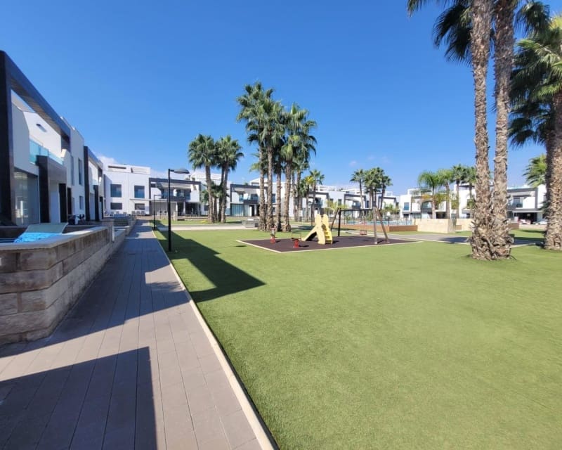 2 Zimmer Apartment zu verkaufen in La Zenia mit Pool - 289.000 € (Ref: 9555246)