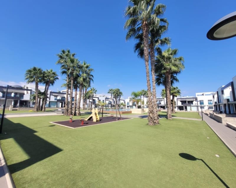 2 Zimmer Apartment zu verkaufen in La Zenia mit Pool - 289.000 € (Ref: 9555246)