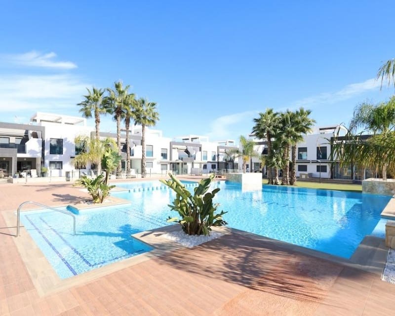 2 Zimmer Apartment zu verkaufen in La Zenia mit Pool - 289.000 € (Ref: 9555246)