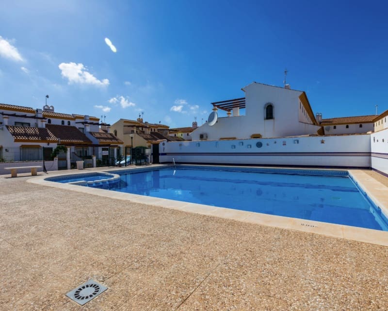 3 quarto Casa em Banda para venda em La Zenia com piscina - 312 000 € (Ref: 9563904)