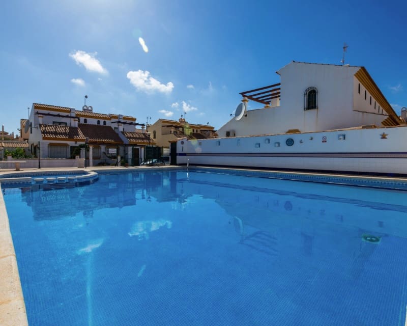 3 quarto Casa em Banda para venda em La Zenia com piscina - 312 000 € (Ref: 9563904)