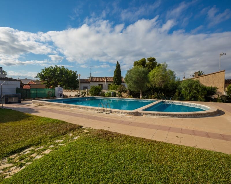 2 Zimmer Apartment zu verkaufen in Orihuela Costa mit Pool - 247.000 € (Ref: 9563905)