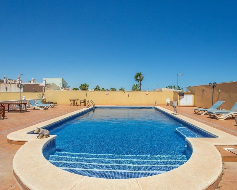 6 Zimmer Villa zu verkaufen in Los Balcones mit Pool - 610.000 € (Ref: 9563906)