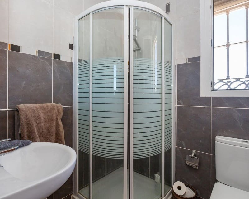 6 Zimmer Villa zu verkaufen in Los Balcones mit Pool - 610.000 € (Ref: 9563906)