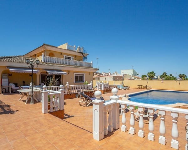 6 Zimmer Villa zu verkaufen in Los Balcones mit Pool - 610.000 € (Ref: 9563906)