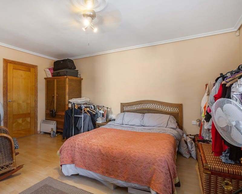 6 Zimmer Villa zu verkaufen in Los Balcones mit Pool - 610.000 € (Ref: 9563906)