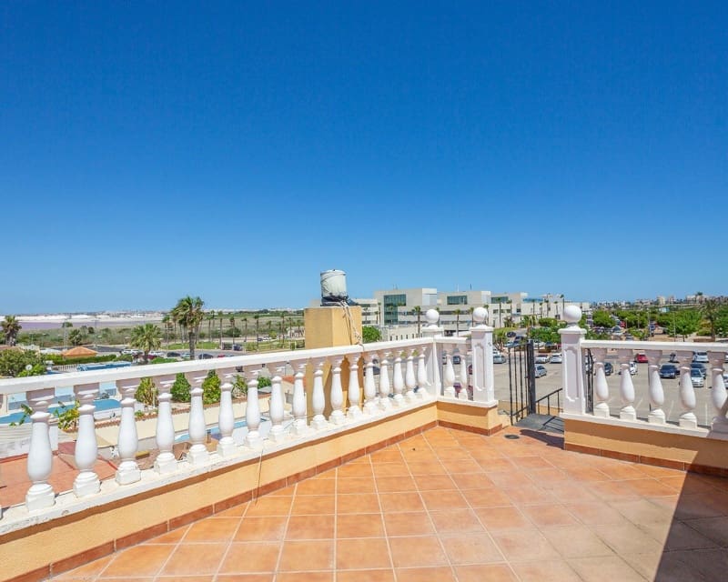 6 Zimmer Villa zu verkaufen in Los Balcones mit Pool - 610.000 € (Ref: 9563906)