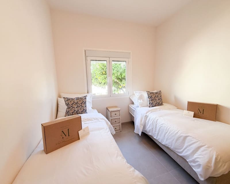 Chalet de 2 habitaciones en Playa Flamenca en venta con piscina - 379.000 € (Ref: 9563908)