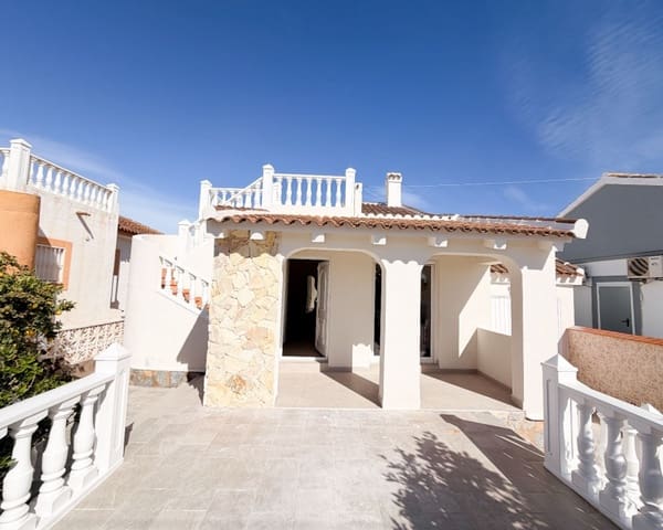 Chalet de 2 habitaciones en Playa Flamenca, Orihuela en venta con piscina - 379.000 € (Ref: 9563908)