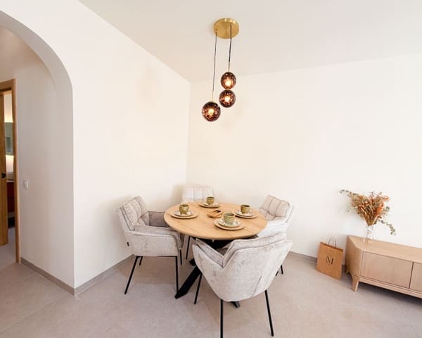 Chalet de 2 habitaciones en Playa Flamenca, Orihuela en venta con piscina - 379.000 € (Ref: 9563908)