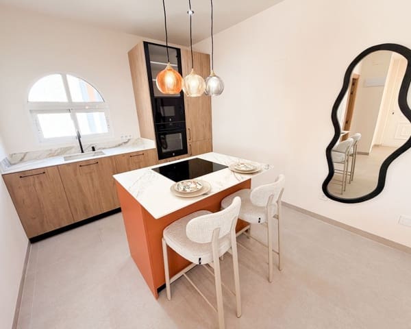 Chalet de 2 habitaciones en Playa Flamenca, Orihuela en venta con piscina - 379.000 € (Ref: 9563908)